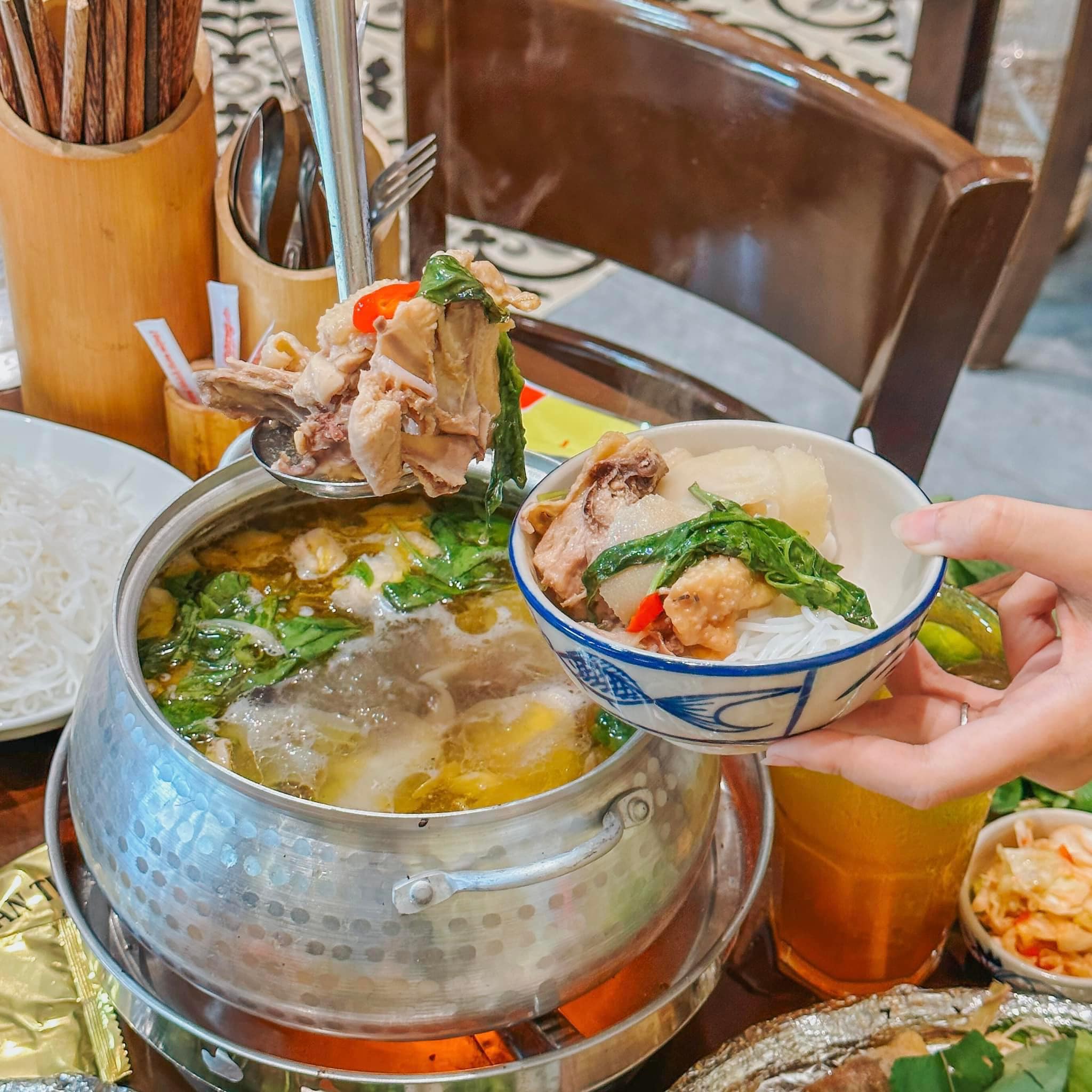 Cơm Gà Trần Thị