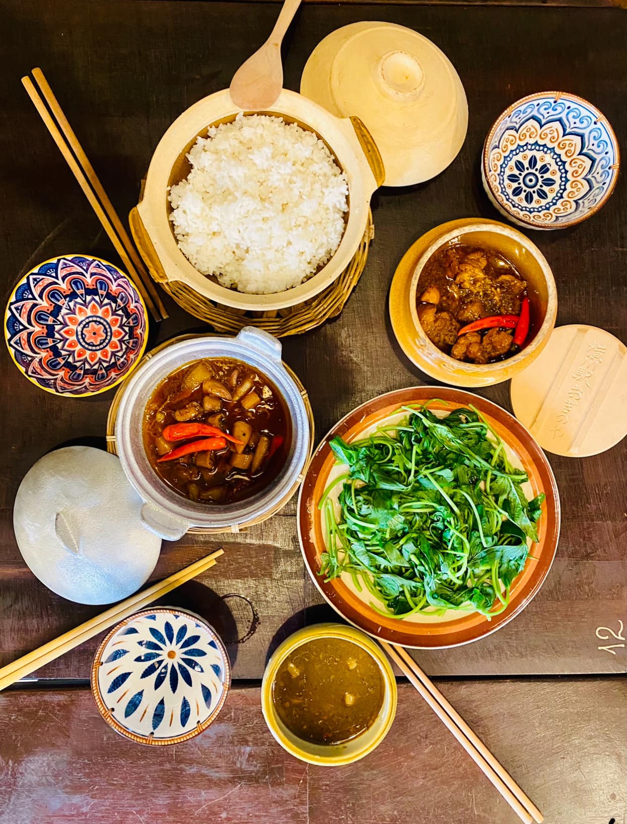 Tiệm Cơm Lẫu Nhà Của Mị