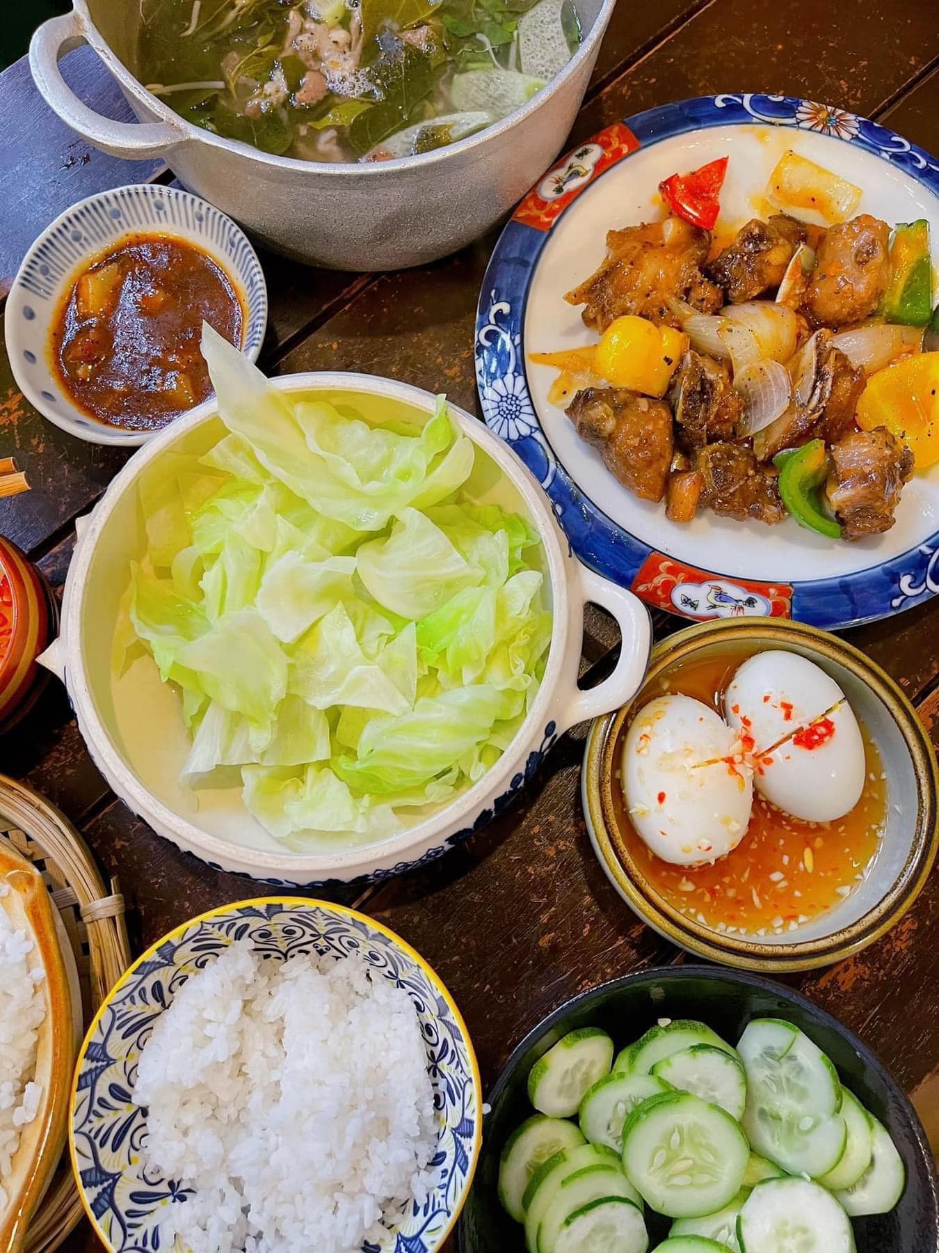 Tiệm Cơm Lẫu Nhà Của Mị